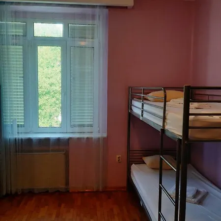 Hostel Vila Mikica